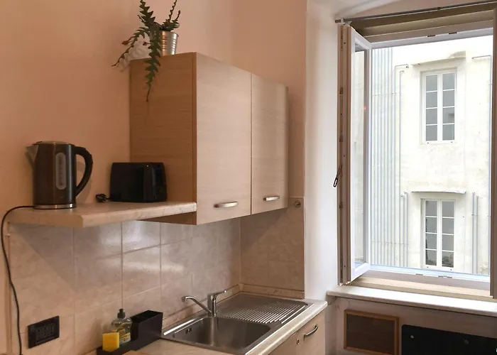 No Name - Via Dell'istria 12 * Trieszt