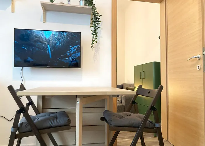 No Name - Via Dell'istria 12 *